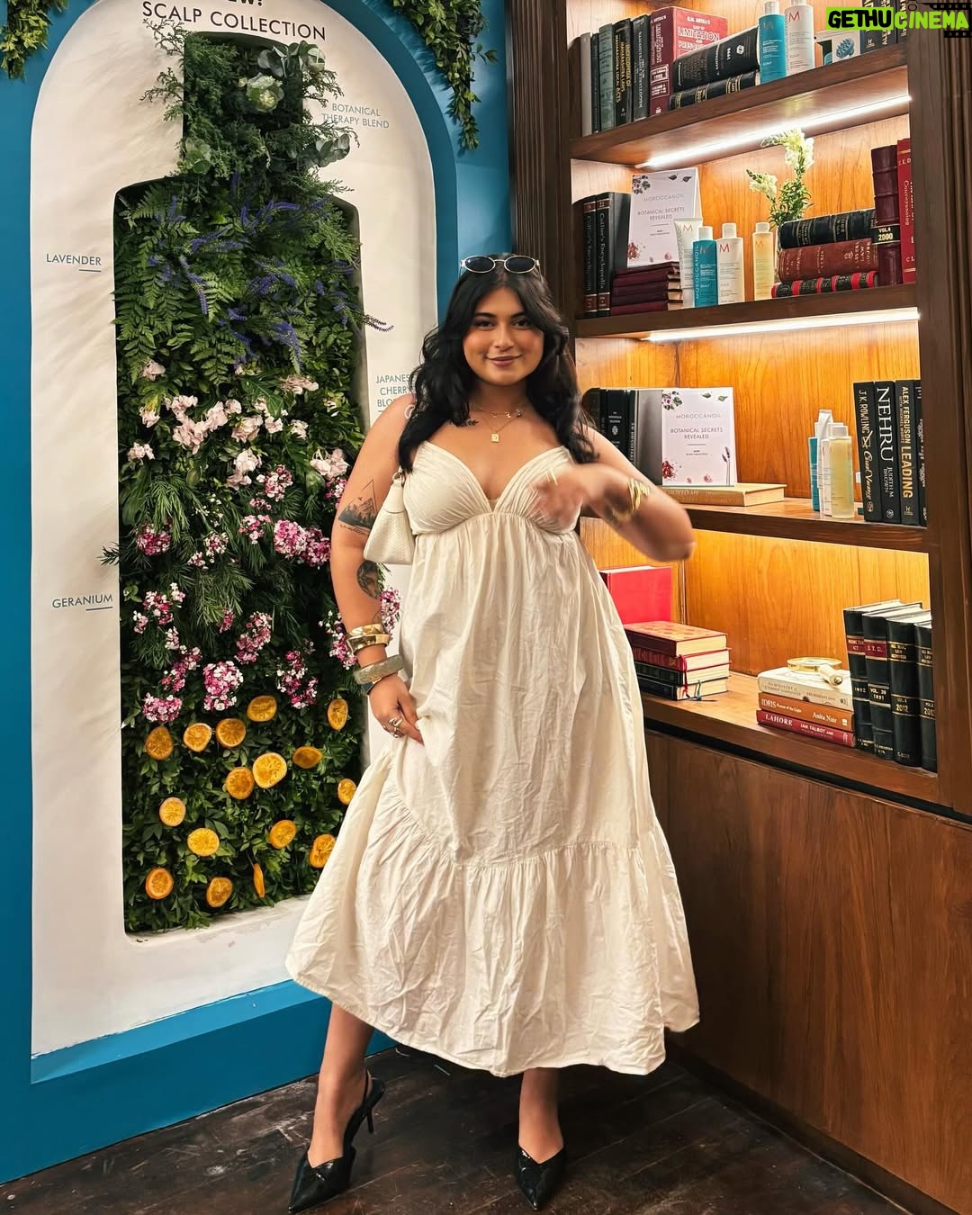 Muskan Roy - 3.9K Likes - loco 🤍

Dress: lokhandwala market 🤭