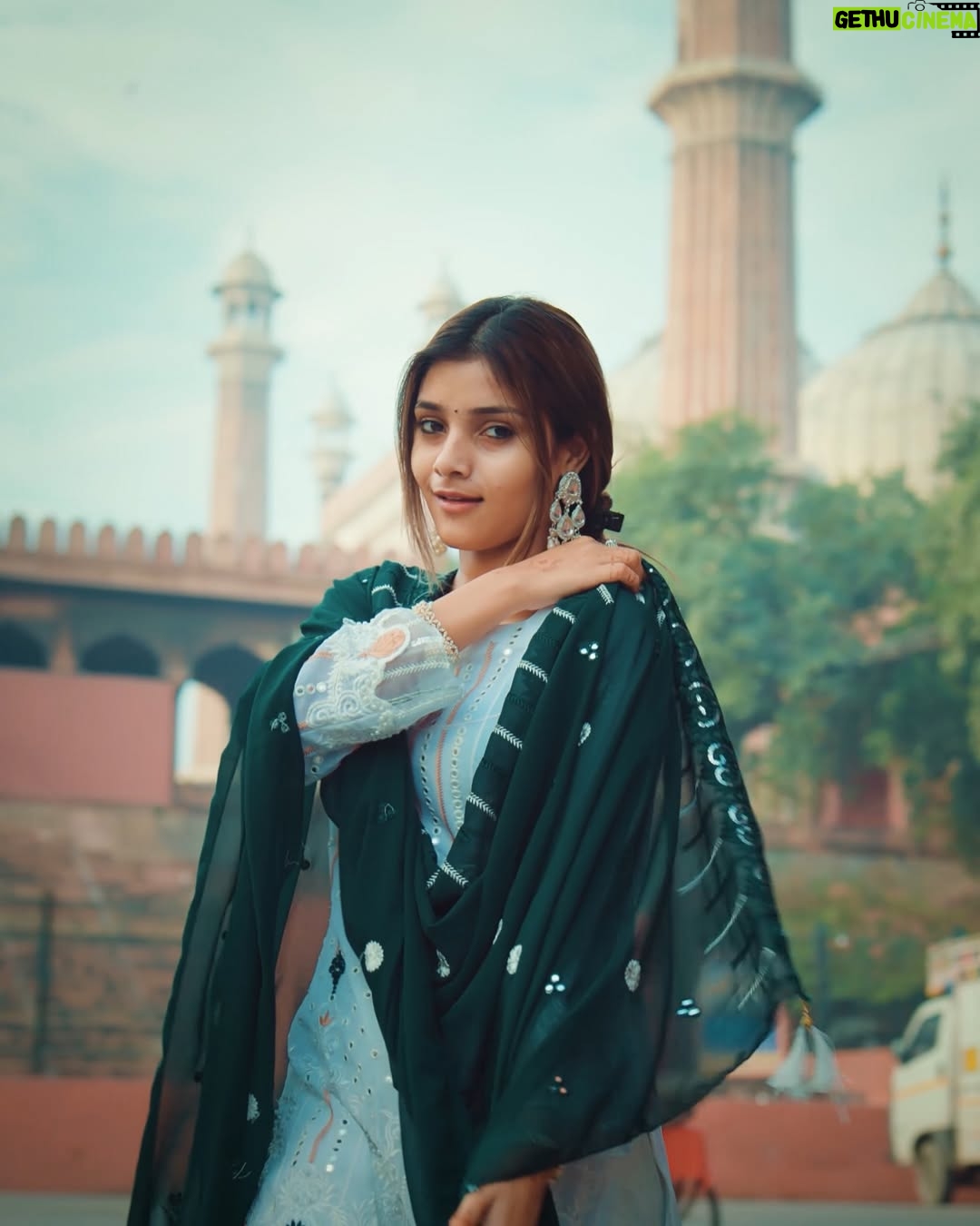Muskan Shaikh - 47.5K Likes - Purani Delhi Se Ho?🕌🫶🎀 Pls Say Mashallah💚

#instamood #viral #like #postoftheday #fashionblogger #model