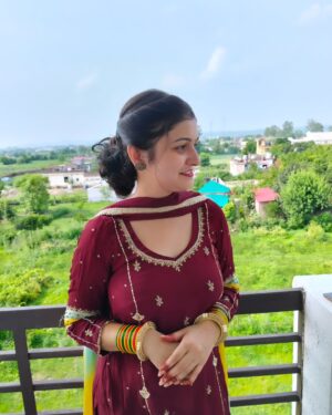 Muskan Thakur Instagram - 😍❣️😍
#ootd #punjabi #himachali #suit #girl #viral #trending #explore #muskan____thakur