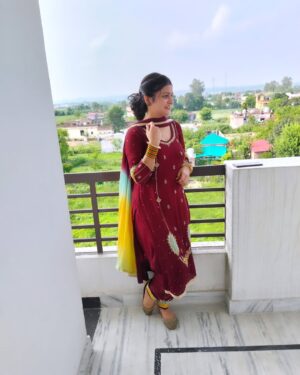 Muskan Thakur Instagram - 😍❣️😍
#ootd #punjabi #himachali #suit #girl #viral #trending #explore #muskan____thakur