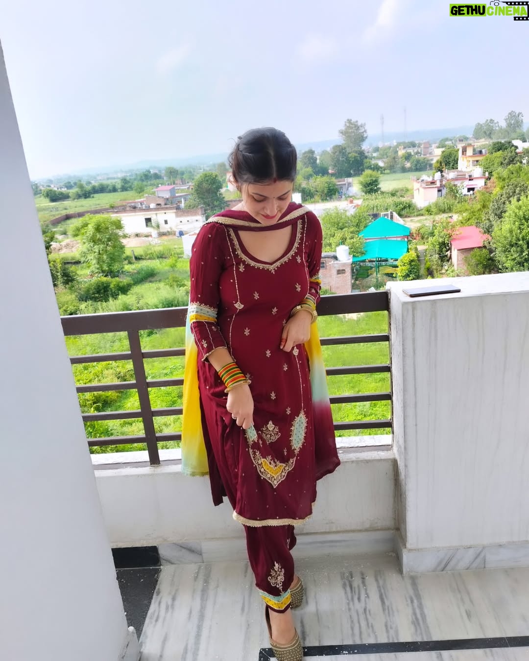 Muskan Thakur - 4.8K Likes - 😍❣️😍
#ootd #punjabi #himachali #suit #girl #viral #trending #explore #muskan____thakur