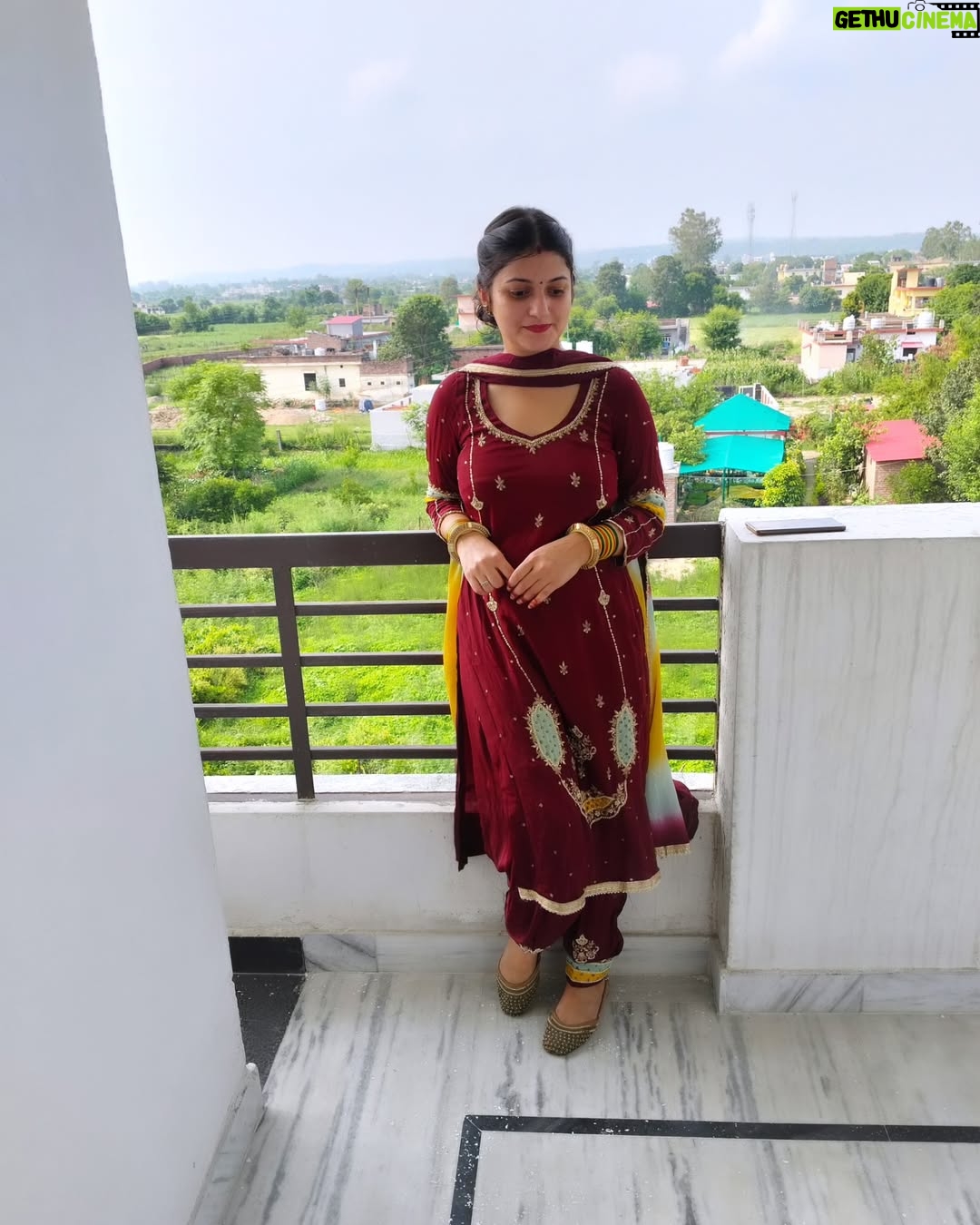 Muskan Thakur - 4.8K Likes - 😍❣️😍
#ootd #punjabi #himachali #suit #girl #viral #trending #explore #muskan____thakur