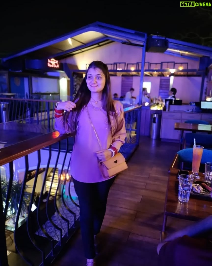 Muskan Thakur - 6.4K Likes - 💞🖤💞
#ootd #chandigarh #thegreatkababfactory