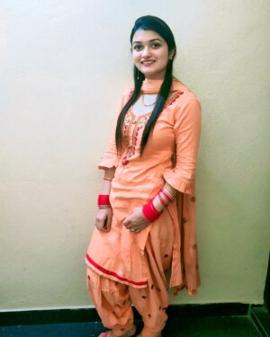 Muskan Thakur Instagram - 😍🧡😍
#ootd #punjabi #himachali #suit #girl #viral #trending #explore #muskan____thakur
