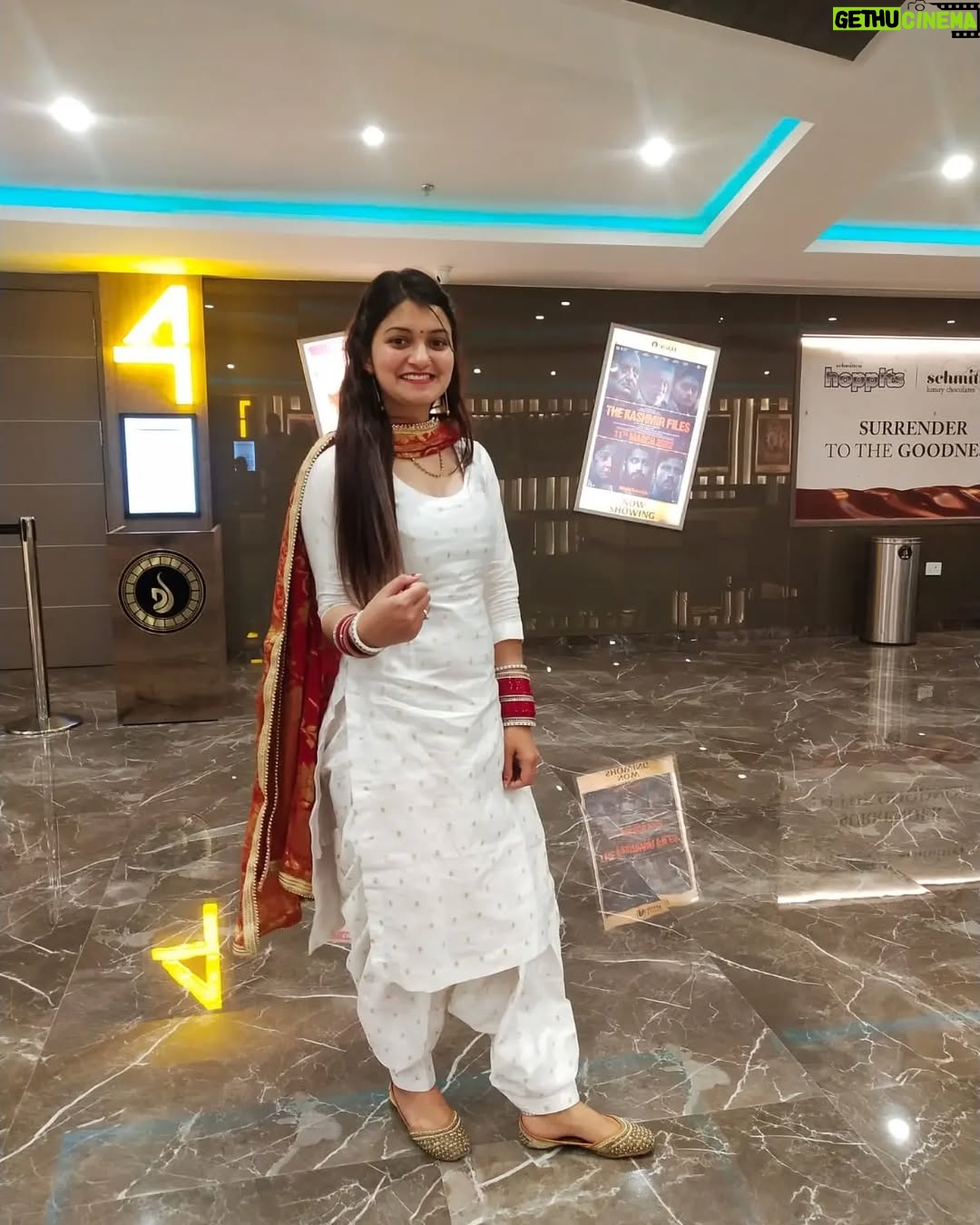 Muskan Thakur - 9.8K Likes - 🤍❣️🤍
#ootd #punjabi #himachali #suit #girl #viral #trending #explore #muskan____thakur
