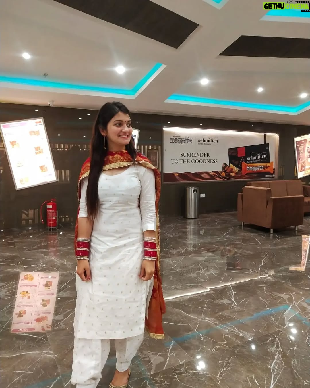 Muskan Thakur - 9.8K Likes - 🤍❣️🤍
#ootd #punjabi #himachali #suit #girl #viral #trending #explore #muskan____thakur