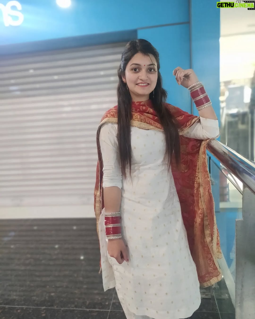 Muskan Thakur - 9.8K Likes - 🤍❣️🤍
#ootd #punjabi #himachali #suit #girl #viral #trending #explore #muskan____thakur