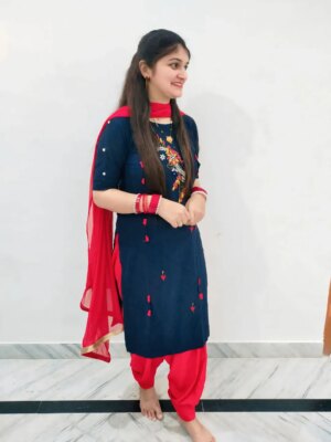 Muskan Thakur Instagram - 😍❤️😍
#ootd #punjabi #himachali #suit #girl #viral #trending #explore #muskan____thakur