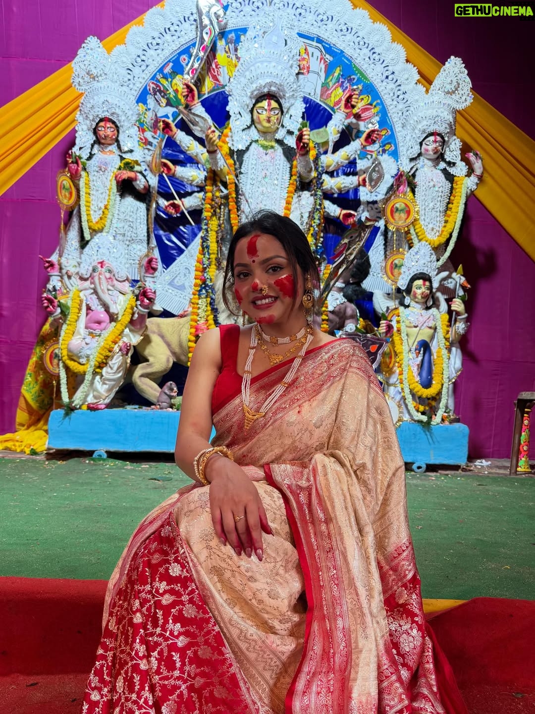 Nabanita Das - 11.5K Likes - মা যে এবার যাওয়ার সাজে, বিসর্জনের বাজনা বাজে, 
বলুক সবাই মুখর রবে, আসছে বছর আবার হবে..🙏 
শুভ বিজয়া দশমী..❤️
#durgapuja2025 #bijoyadashami