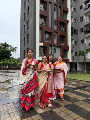 Nabanita Das Instagram - মা যে এবার যাওয়ার সাজে, বিসর্জনের বাজনা বাজে, 
বলুক সবাই মুখর রবে, আসছে বছর আবার হবে..🙏 
শুভ বিজয়া দশমী..❤️
#durgapuja2025 #bijoyadashami