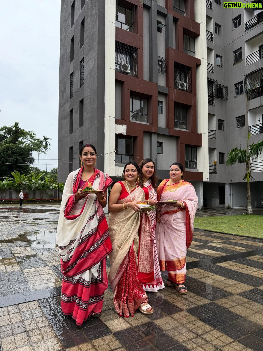 Nabanita Das - 11.5K Likes - মা যে এবার যাওয়ার সাজে, বিসর্জনের বাজনা বাজে, 
বলুক সবাই মুখর রবে, আসছে বছর আবার হবে..🙏 
শুভ বিজয়া দশমী..❤️
#durgapuja2025 #bijoyadashami
