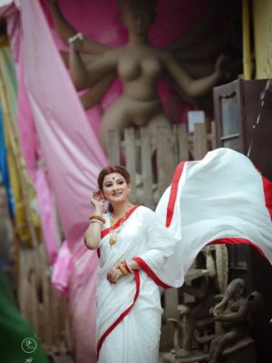 Nabanita Malakar Instagram - दुर्गे परेशि शुभदेशि परात्परेशि
 वन्द्ये महेशदयिते करुणार्णवेशि ।
स्तुत्ये स्वधे सकलतापहरे सुरेशि
 कृष्णस्तुते कुरु कृपां ललितेऽखिलेशि ॥
 
🔱🙏🏻😇🧿✨💫

Shoot organised by  @madhurisa_officials_ ♥️

#agomoni #shoot  #durga #puja  #blessings  #peace #God #jayganesh #harharmahadev  #reelitfeelit #photoshoot #instamood #nabanitamalakar 

@its_.bee._ 
@saudipmondal07
@cine_rohann 
@sourav_mondal_collection 
@suman.khanra.3551
