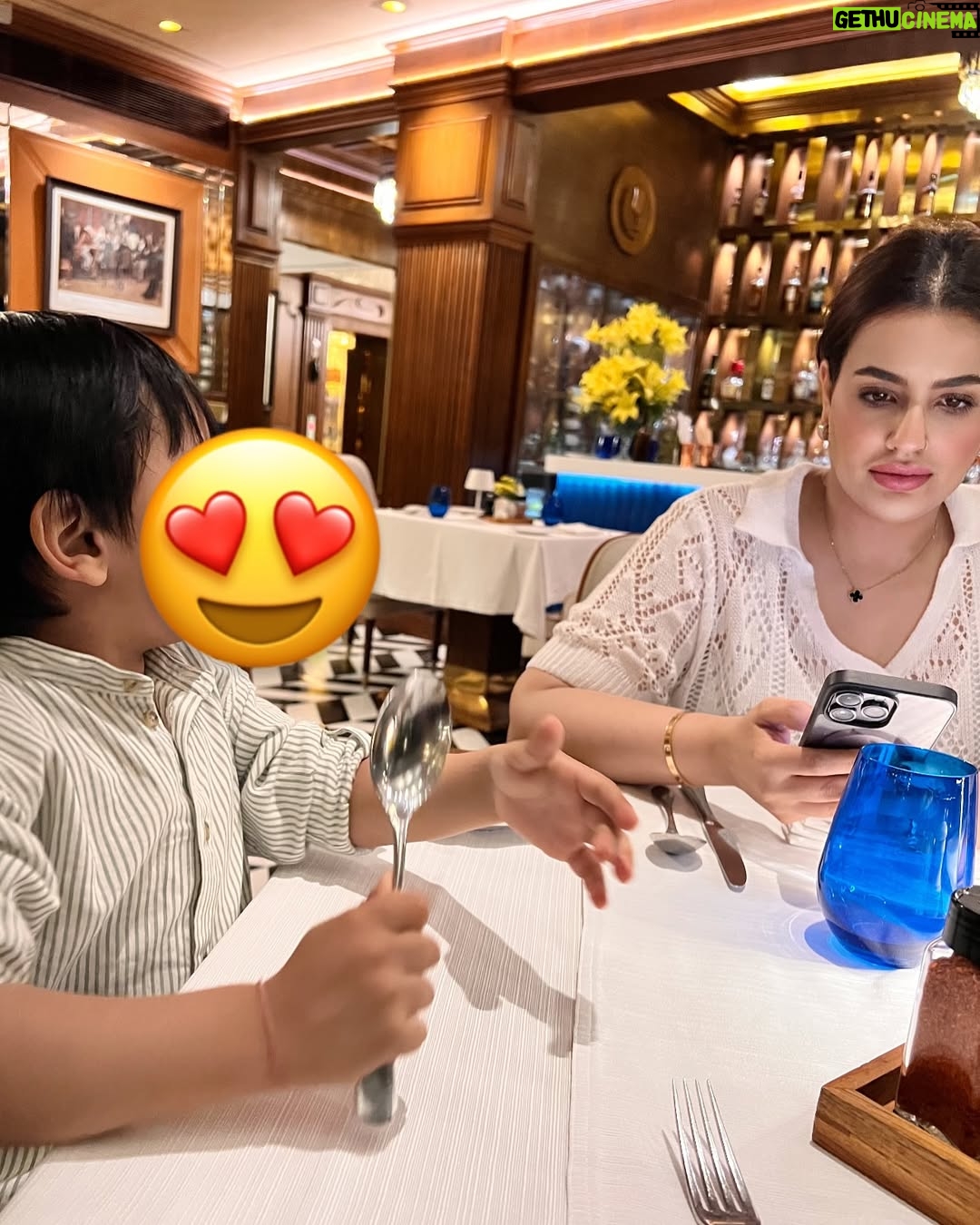 Nadine Das - 128 Likes - واخيراً صرنا نقدر نطلع نيهار معانا للمطاعم من غير ما يبهدل الدنيا ويكسر كل شي … 
اللهم لك الف حمد وشكر
