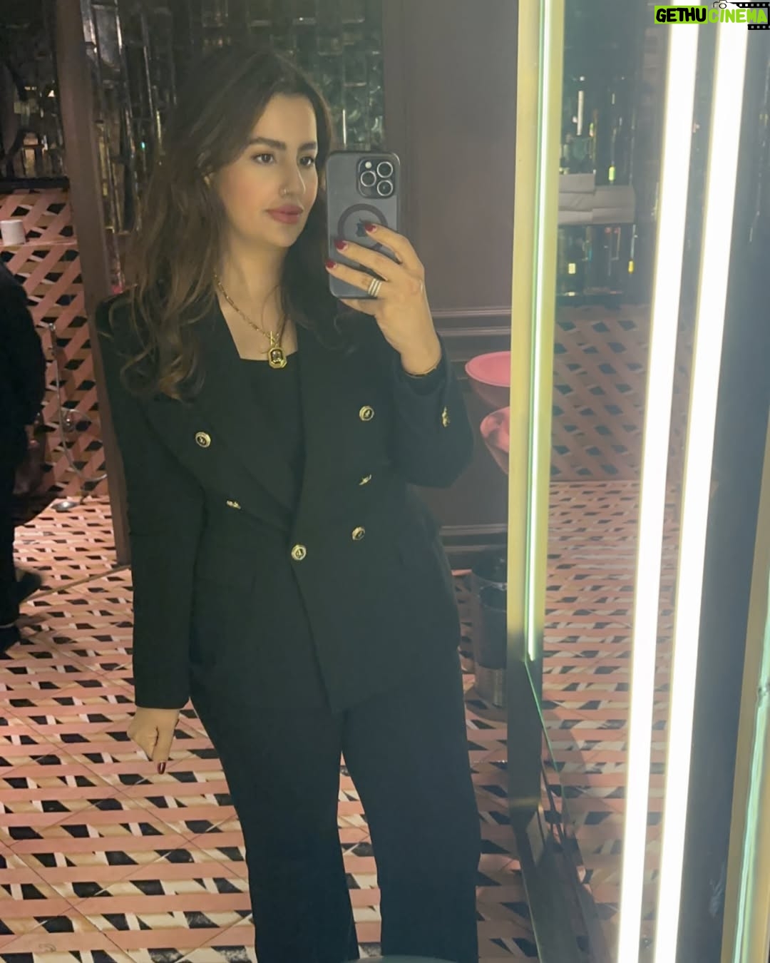Nadine Das - 133 Likes - 