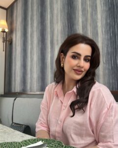 Actress Nadine Das HD Photos and Wallpapers September 2025