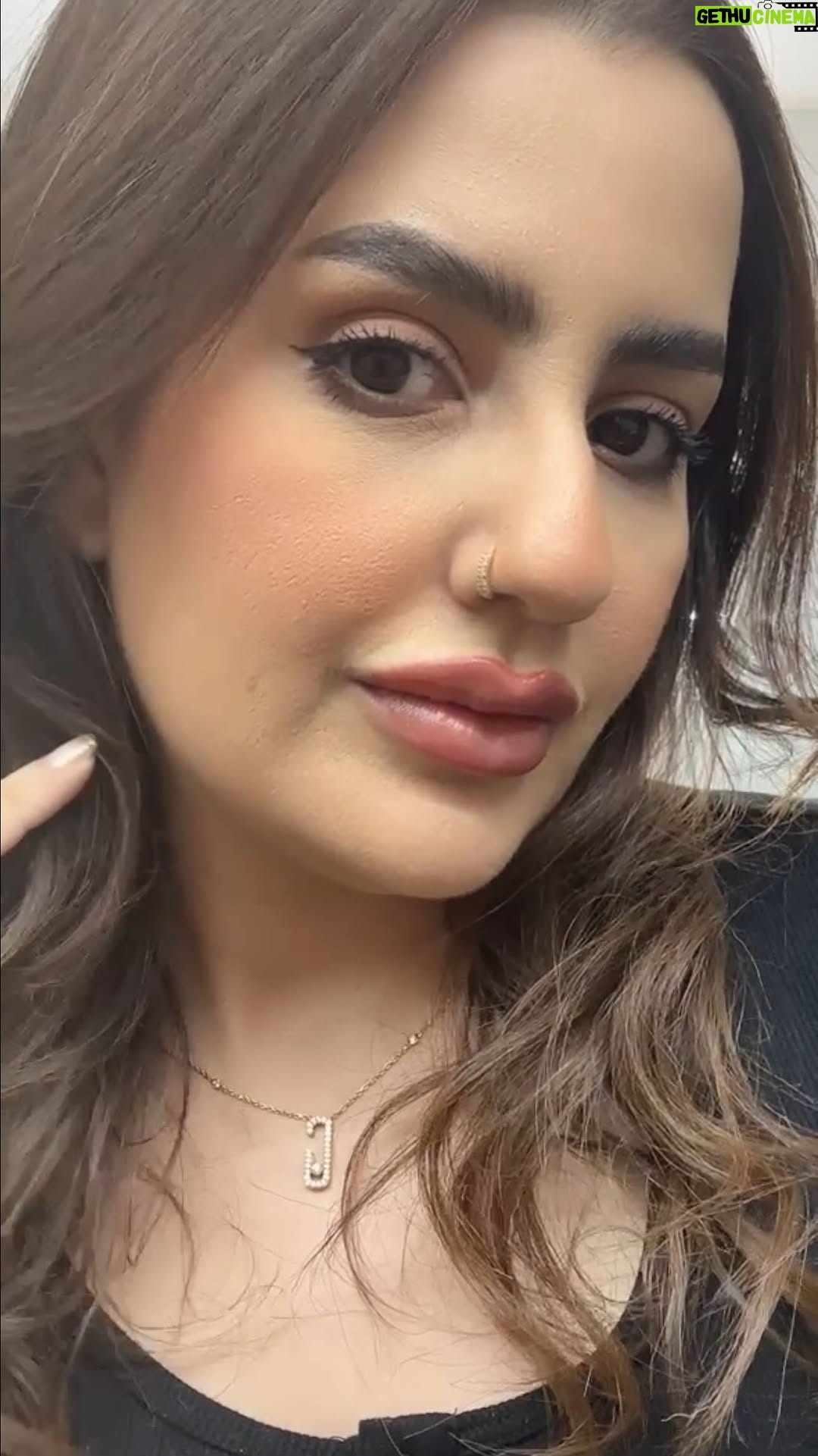 Nadine Das - 72 Likes - @maccosmeticsmiddleeast new blusher obsession 
Sunbasque from MAC cosmetics 
Suitable for summer and gives you that bronze glowing vibe .
#nadinedas #beautyblogger #macblusher