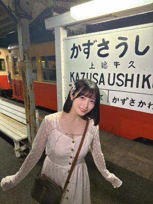 Nagisa Hayakawa Instagram - .
電車の中でお酒飲めるてやつに行ってきた!
お酒が飲み放題でビールに日本酒ものんだよ〜
花火もして夏できた☺️
#夜キハ