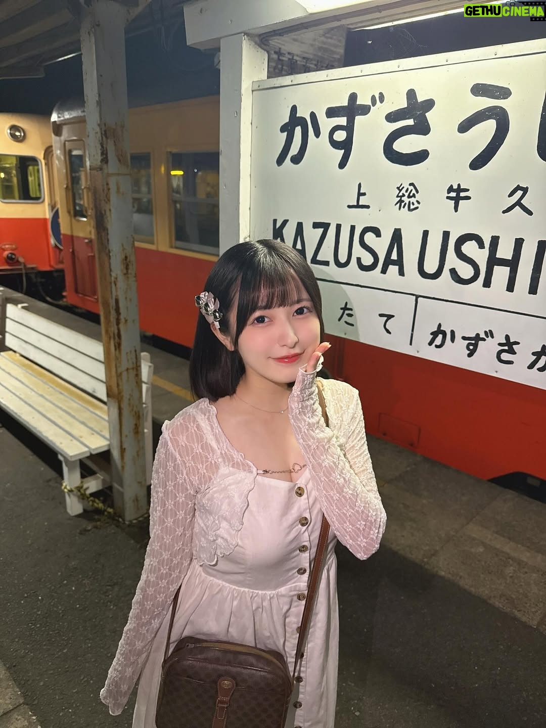 Nagisa Hayakawa - 1.7K Likes - .
電車の中でお酒飲めるてやつに行ってきた！
お酒が飲み放題でビールに日本酒ものんだよ〜

花火もして夏できた☺️

#夜キハ