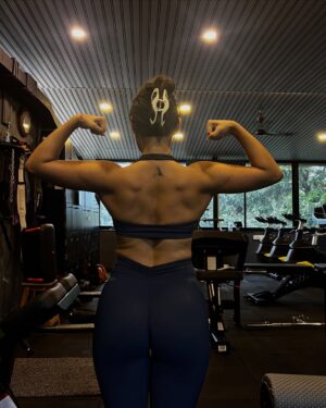 Naina Uttam Instagram - Me: wonders why no one understands I’m going through a hard time.
👆🏼My posts/ stories while I go through
my hard time👀🙄
Can’t help it. I romanticise every season of my life😫🌻