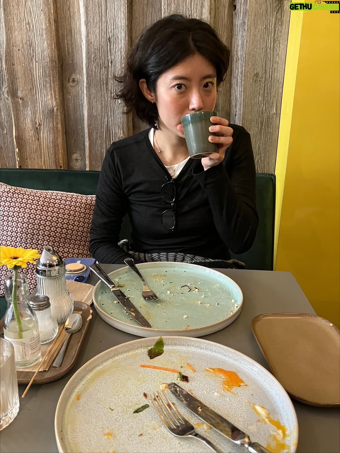 Nam Ji-hyun - 74.3K Likes - 생일 축하해주신 모든 분들 감사합니다🎉🫶🥳
일상 사진을 드리고 싶은데
올해는 전부 드라마촬영 일상밖에 없어서
작년 미공개 뮌헨 사진을 준비해보았습니다🤭
모두 환절기니 감기 조심하시구 건강하세요💙💙💙