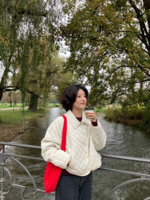 Nam Ji-hyun Instagram - 생일 축하해주신 모든 분들 감사합니다🎉🫶🥳
일상 사진을 드리고 싶은데
올해는 전부 드라마촬영 일상밖에 없어서
작년 미공개 뮌헨 사진을 준비해보았습니다🤭
모두 환절기니 감기 조심하시구 건강하세요💙💙💙