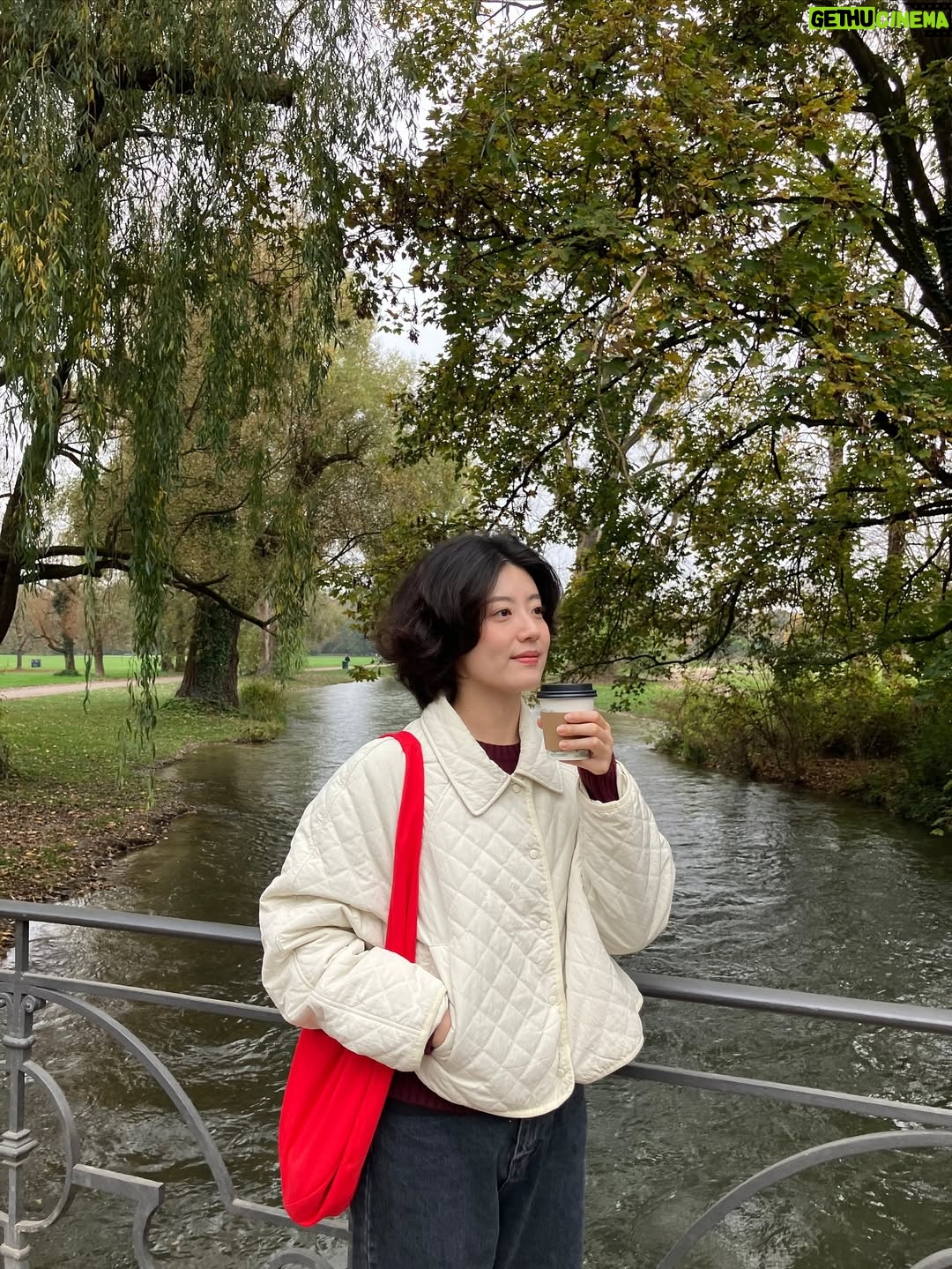 Nam Ji-hyun - 74.3K Likes - 생일 축하해주신 모든 분들 감사합니다🎉🫶🥳
일상 사진을 드리고 싶은데
올해는 전부 드라마촬영 일상밖에 없어서
작년 미공개 뮌헨 사진을 준비해보았습니다🤭
모두 환절기니 감기 조심하시구 건강하세요💙💙💙