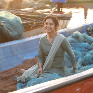 Namita Krishnamurthy Instagram - #GandhiKannadi is marching on to an incredible 3rd week - and I cannot thank all of you enough for championing this story that’s all heart ♥️ 

Thank you for all your love! 

Stills by my fave @hakunamatata_sai ✨

#GandhiKannadi #namitakrishnamurthy #kpybala #kollywoodcinema #tamilmovieupdates