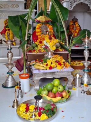 Namrata Shirodkar Instagram - Bappa is home and we are all happy ❤️ Wishing love, peace and prosperity to all! @urstrulymahesh missing you a whole lot❤️❤️❤️

Happy Ganesh Chaturthi to all ✨