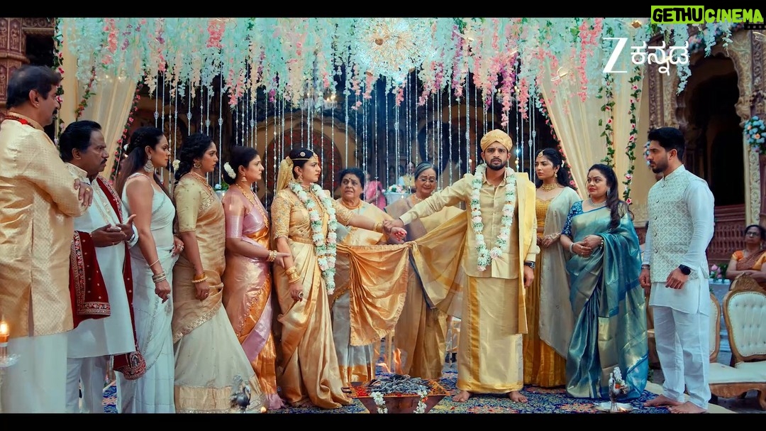 Namratha Gowda - 282.1K Likes - ವಿಧಿಯ ಕೈವಾಡದಲ್ಲಿ ಮೋಸ ಹೋದಳು ನಿಧಿ; ನಿತ್ಯಾ ಕೊರಳಿಗೆ ಬಿದ್ದಿದೆ ಕರ್ಣ ಕಟ್ಟಿದ ತಾಳಿ!
ಕರ್ಣ | ಸೋಮ-ಶುಕ್ರ ರಾತ್ರಿ 8ಕ್ಕೆ.

#ZeeKannada #Karna #Nidhi #Nithya