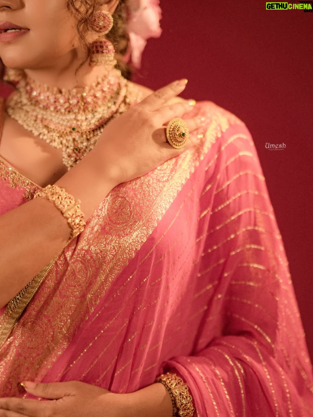 Namratha Gowda - 68.8K Likes - ✨

Outfit: @radheysdesignerstudio 
Makeup and hair: @makeoversbyamitha_lekha 
Sourced by: @likitha_suresh_ 
Jewellery: @velvetboxby 
Shot by: @umesh__photography___