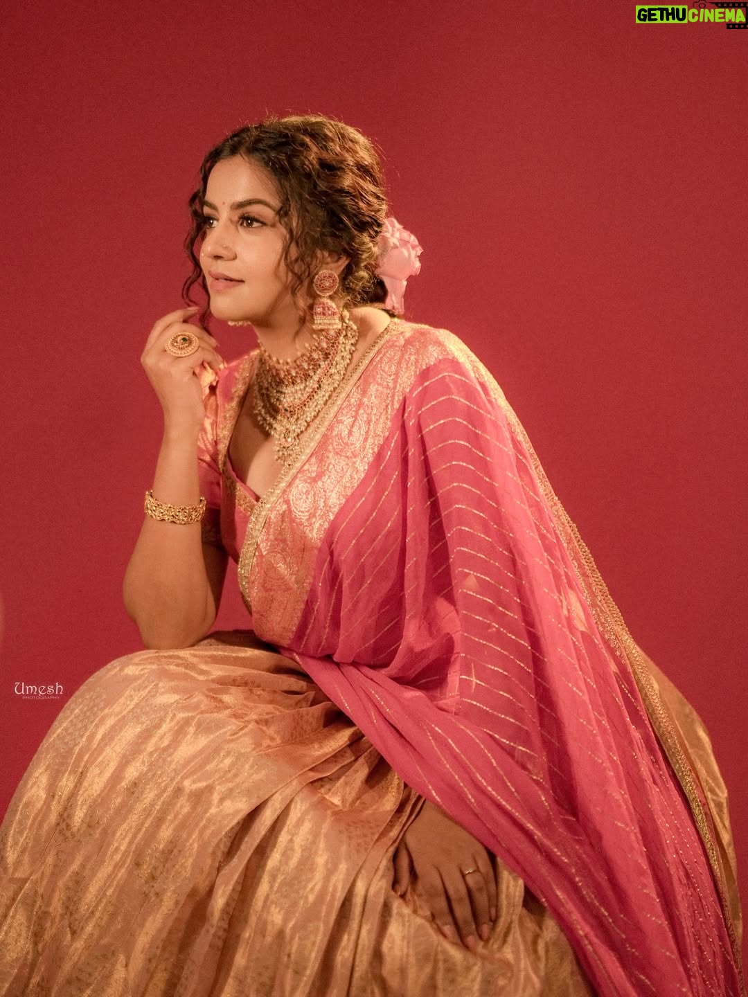 Namratha Gowda - 68.8K Likes - ✨

Outfit: @radheysdesignerstudio 
Makeup and hair: @makeoversbyamitha_lekha 
Sourced by: @likitha_suresh_ 
Jewellery: @velvetboxby 
Shot by: @umesh__photography___