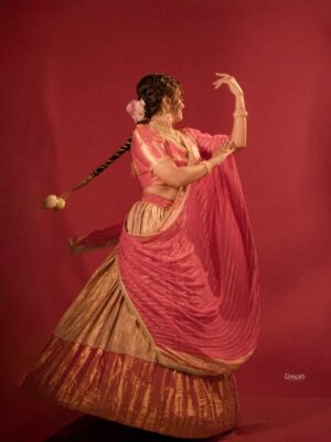 Namratha Gowda Instagram - ✨

Outfit: @radheysdesignerstudio 
Makeup and hair: @makeoversbyamitha_lekha 
Sourced by: @likitha_suresh_ 
Jewellery: @velvetboxby 
Shot by: @umesh__photography___