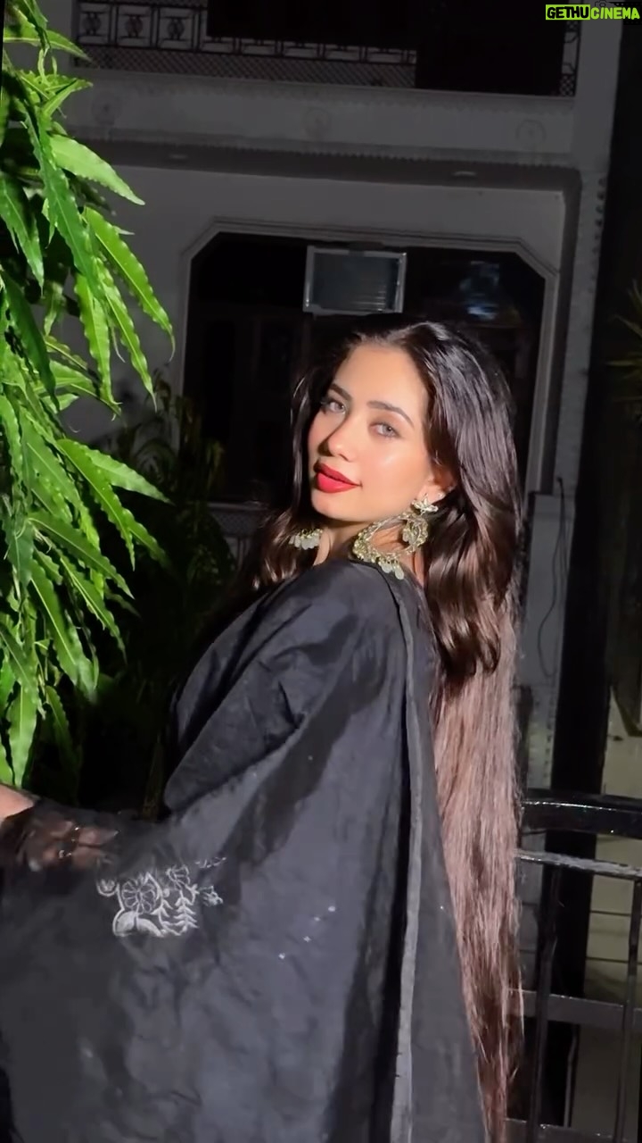 Nancy Arora - 11.8K Likes - mnu tere naal pyaar jatta tahh 🤍🪬

#inancyarora #explorepage #reelitfeelit  #forareason #ppopculture  #karanaujla #instadaily #trendingreels #likesforlike #instalike