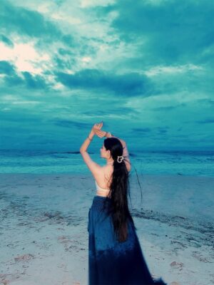 Nancy Arora Instagram - Everything comes to You at the RIGHT TIME 🤍🥀

.
.
.
#trendingnow #explorepage #instadaily #dailypost #inancyarora #fashionblogger #likesforlike #fashionmodel #dailypost #lifestyle  #foryou #beach #look