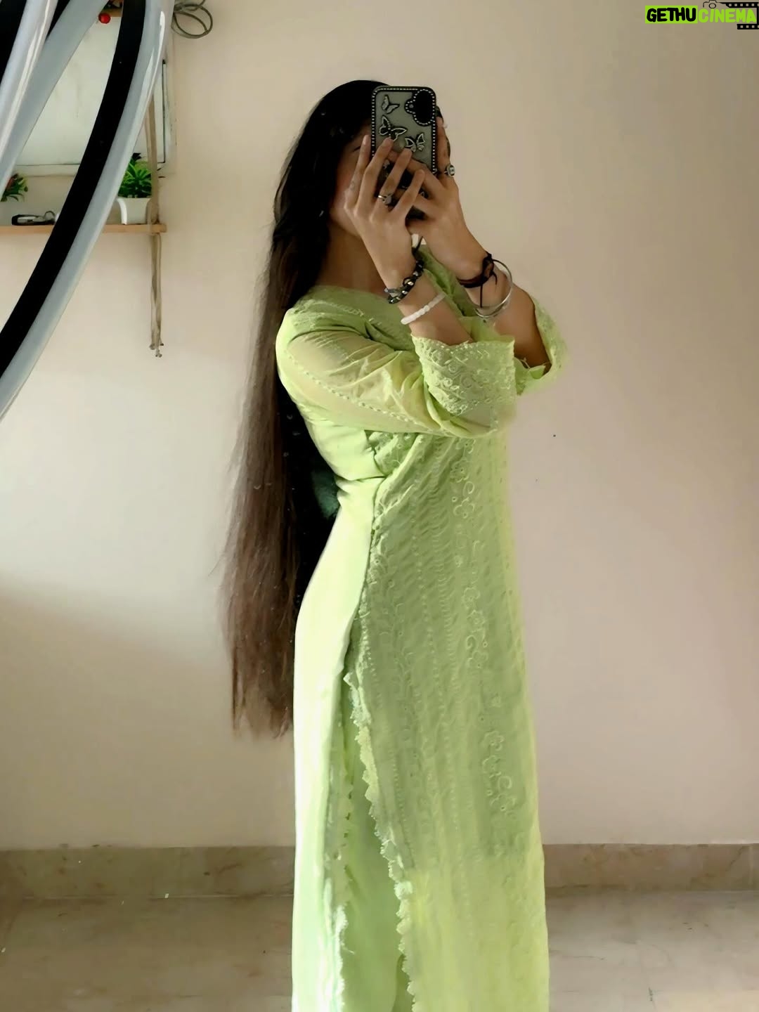 Nancy Arora - 4K Likes - “Mohabbat ka pata nahi, bas lagaav sa hai, jo bhi keh lo, behisaab sa hai. “🤍🪬

.
.
.

#trendingnow #explorepage #instadaily #dailypost #inancyarora #fashionblogger #likesforlike #fashionmodel #dailypost #lifestyle  #foryou #traditional #look