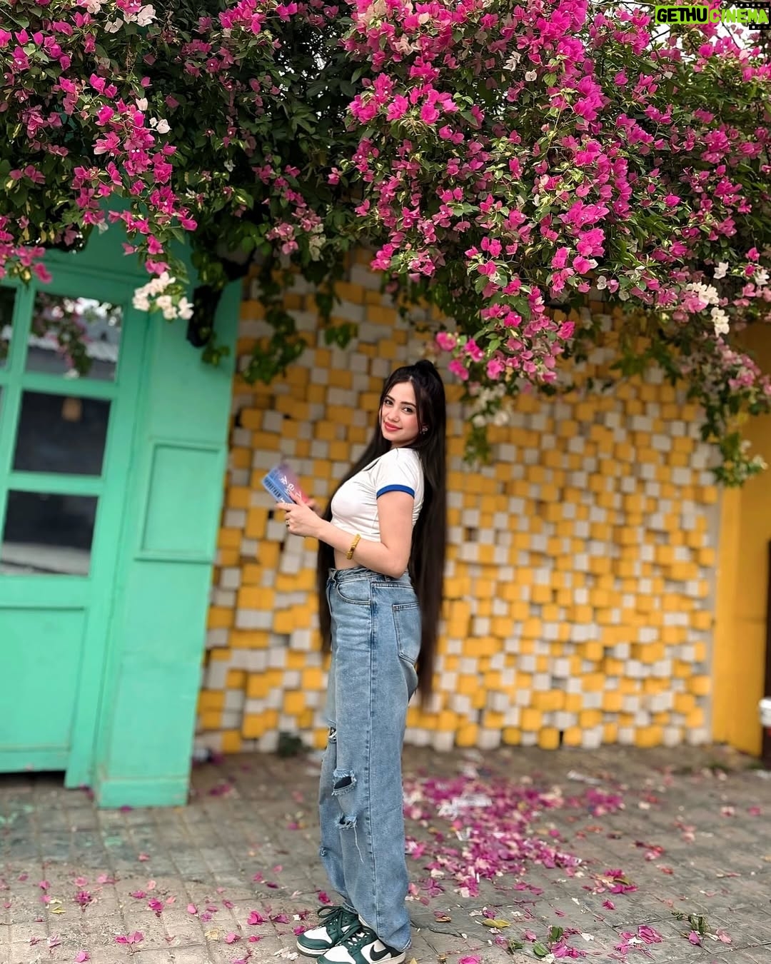 Nancy Arora - 9K Likes - The greatest blessing god gave me is you.🤍🪬

.
.

#trendingnow #explorepage #instadaily #dailypost #inancyarora #fashionblogger #likesforlike #fashionmodel #dailypost #lifestyle #foryou