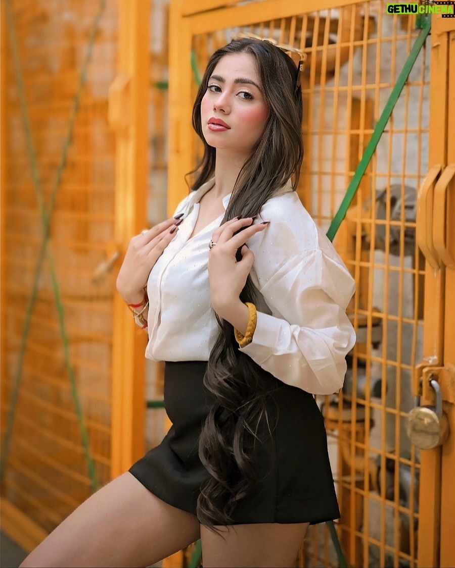 Nancy Arora - 4.2K Likes - Not everyone deserves to know the real you, let them meet the version they deserve.🤍🥀

.
.

📸:- @starboiiiiiiii08 

.
.

#trendingnow #explorepage #instadaily #dailypost #inancyarora #fashionblogger #likesforlike #fashionmodel #dailypost #lifestyle #foryou