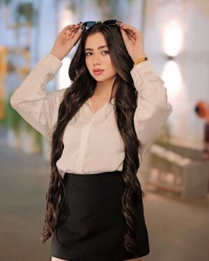 Nancy Arora Instagram - Not everyone deserves to know the real you, let them meet the version they deserve.🤍🥀

.
.

📸:- @starboiiiiiiii08 

.
.

#trendingnow #explorepage #instadaily #dailypost #inancyarora #fashionblogger #likesforlike #fashionmodel #dailypost #lifestyle #foryou