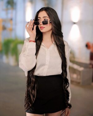 Nancy Arora Instagram - Not everyone deserves to know the real you, let them meet the version they deserve.🤍🥀

.
.

📸:- @starboiiiiiiii08 

.
.

#trendingnow #explorepage #instadaily #dailypost #inancyarora #fashionblogger #likesforlike #fashionmodel #dailypost #lifestyle #foryou