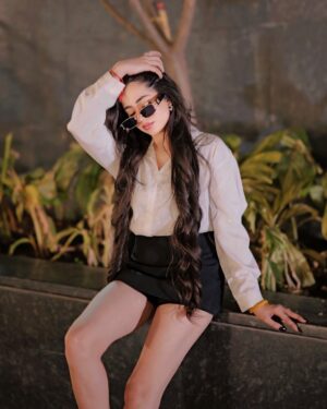 Nancy Arora Instagram - Not everyone deserves to know the real you, let them meet the version they deserve.🤍🥀

.
.

📸:- @starboiiiiiiii08 

.
.

#trendingnow #explorepage #instadaily #dailypost #inancyarora #fashionblogger #likesforlike #fashionmodel #dailypost #lifestyle #foryou