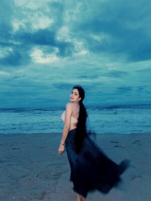 Nancy Arora Instagram - Everything comes to You at the RIGHT TIME 🤍🥀

.
.
.
#trendingnow #explorepage #instadaily #dailypost #inancyarora #fashionblogger #likesforlike #fashionmodel #dailypost #lifestyle  #foryou #beach #look