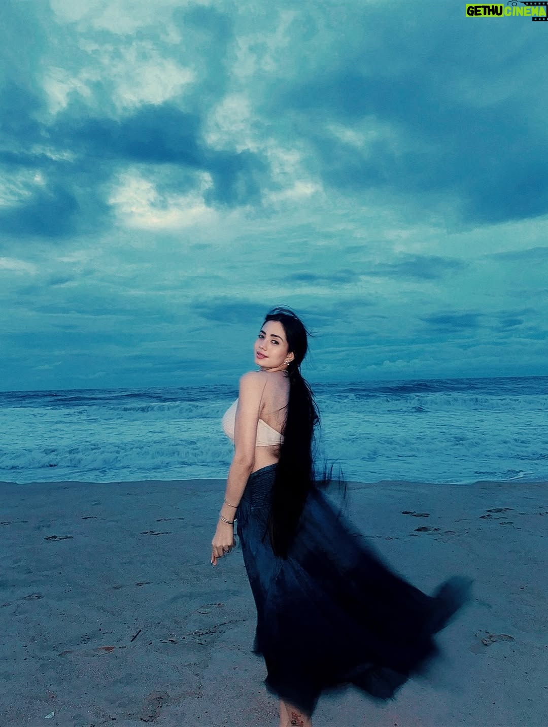 Nancy Arora - 6.2K Likes - Everything comes to You at the RIGHT TIME 🤍🥀

.
.
.
#trendingnow #explorepage #instadaily #dailypost #inancyarora #fashionblogger #likesforlike #fashionmodel #dailypost #lifestyle  #foryou #beach #look