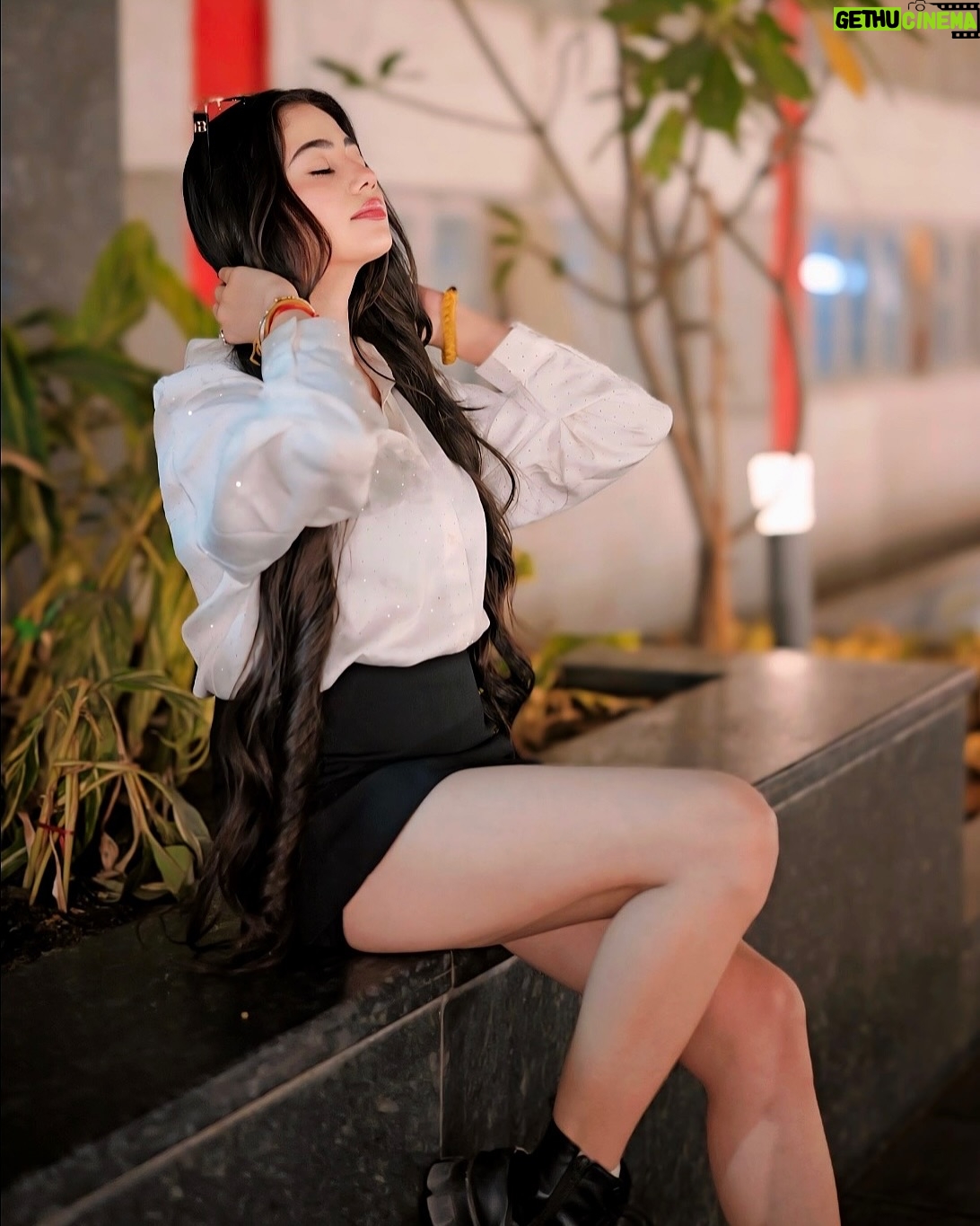 Nancy Arora - 4.2K Likes - Not everyone deserves to know the real you, let them meet the version they deserve.🤍🥀

.
.

📸:- @starboiiiiiiii08 

.
.

#trendingnow #explorepage #instadaily #dailypost #inancyarora #fashionblogger #likesforlike #fashionmodel #dailypost #lifestyle #foryou