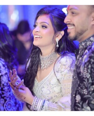 Nancy Goyal Instagram - Jindagi gulzaar hai , ab jo hatho mein tera hath hai.❤️🧿
Best decision was asking you to marry me @nancygoyalofficial ❤️🧿