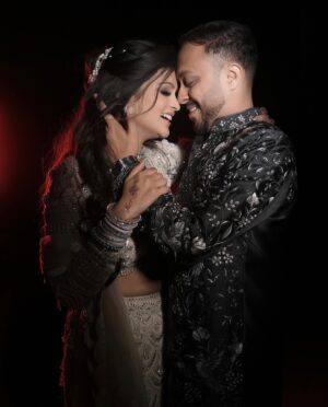 Nancy Goyal Instagram - Jindagi gulzaar hai , ab jo hatho mein tera hath hai.❤️🧿
Best decision was asking you to marry me @nancygoyalofficial ❤️🧿
