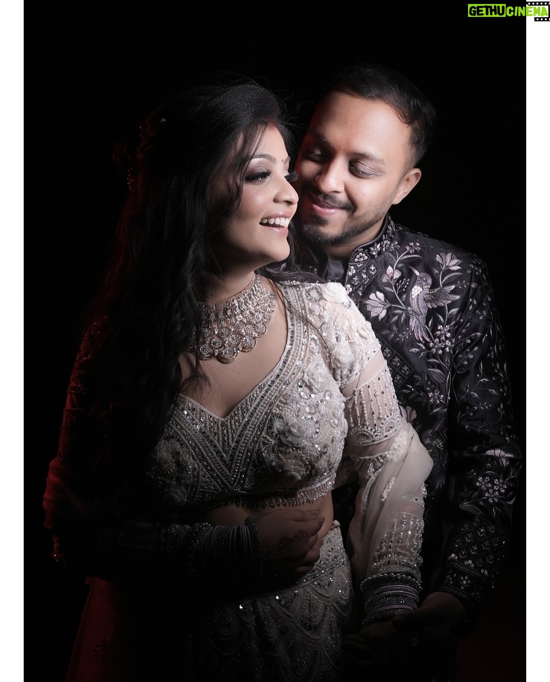 Nancy Goyal - 17.8K Likes - Jindagi gulzaar hai , ab jo hatho mein tera hath hai.❤️🧿
Best decision was asking you to marry me @nancygoyalofficial ❤️🧿