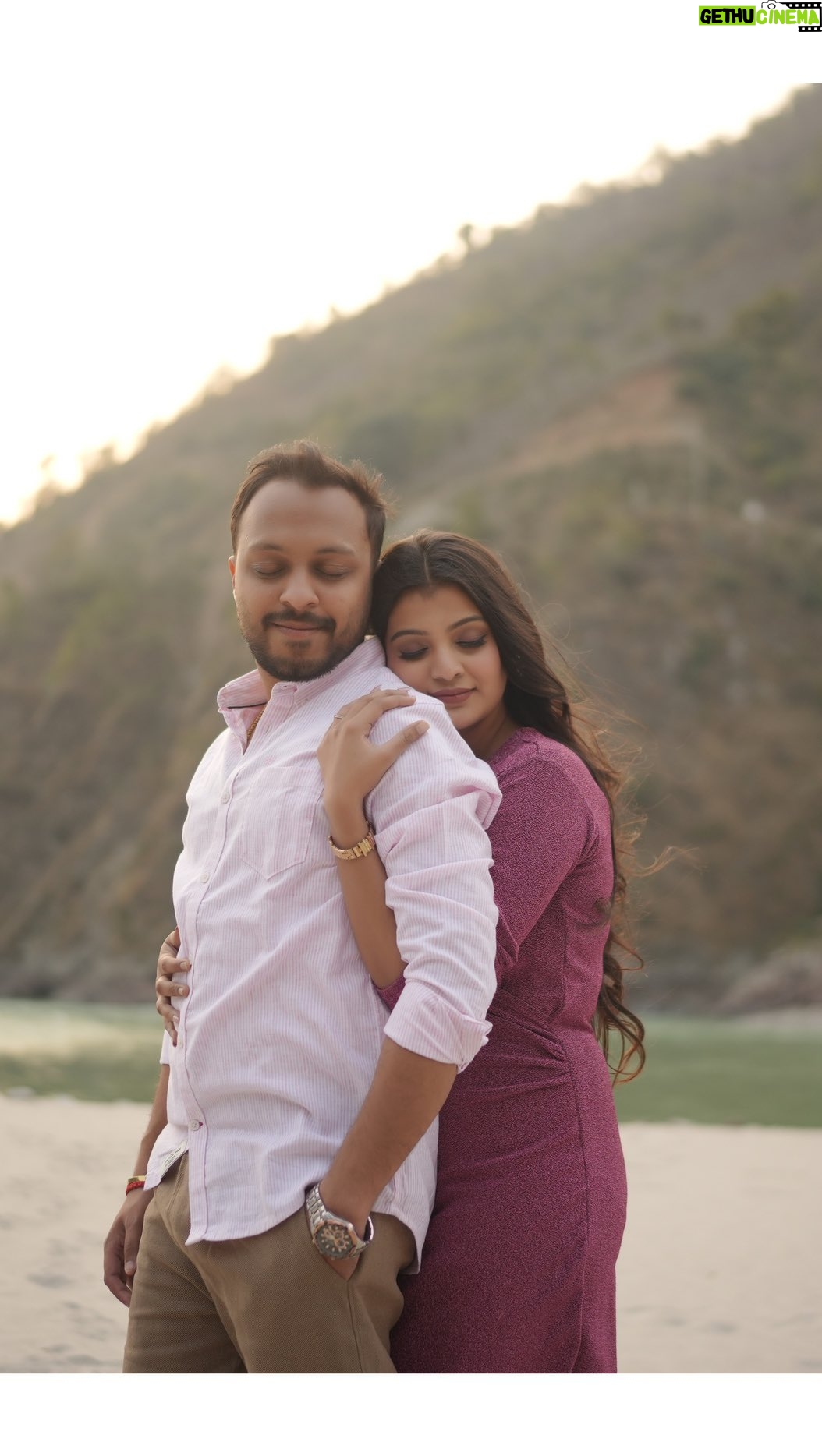 Nancy Goyal - 44.7K Likes - Mera hum saath saath hai wala parivaar !❤️