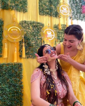 Nancy Goyal Instagram - Banno ki saheli ❤️ @nancygoyalofficial
#haldi 💛