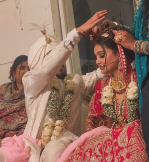 Nancy Goyal Instagram - Jo kabhi bas dost the, vo humdum bangye
Njane kaise yh gul khilgye
Ab smjhane baithe toh hum na samjha payenge,
Magar jo bh hua uska shukar guzaar hmesa kar jayenge!