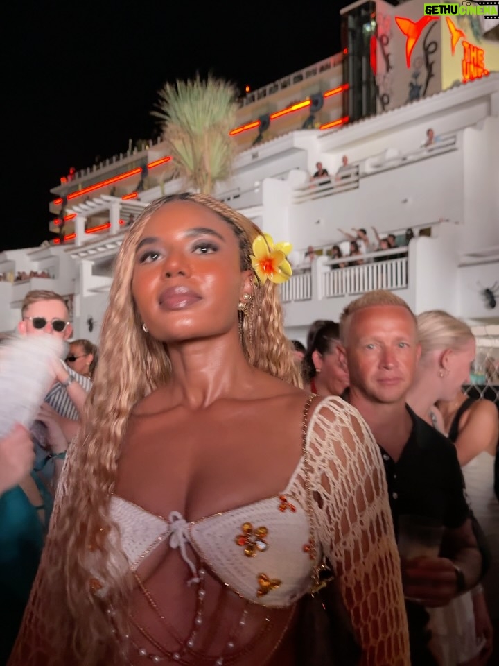 Nancy Isime - 183.7K Likes - Ibiza at Night✨

#Summer2025
